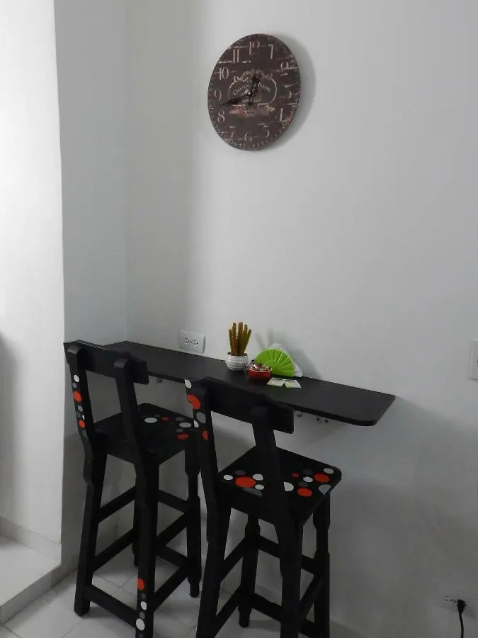 Aparta Estudio 7051 Medellin 0*,
