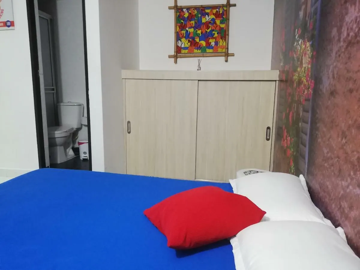 Aparta Estudio 7051 Medellín