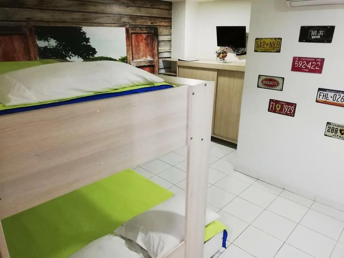 Aparta Estudio 7051 Medellín Colombie